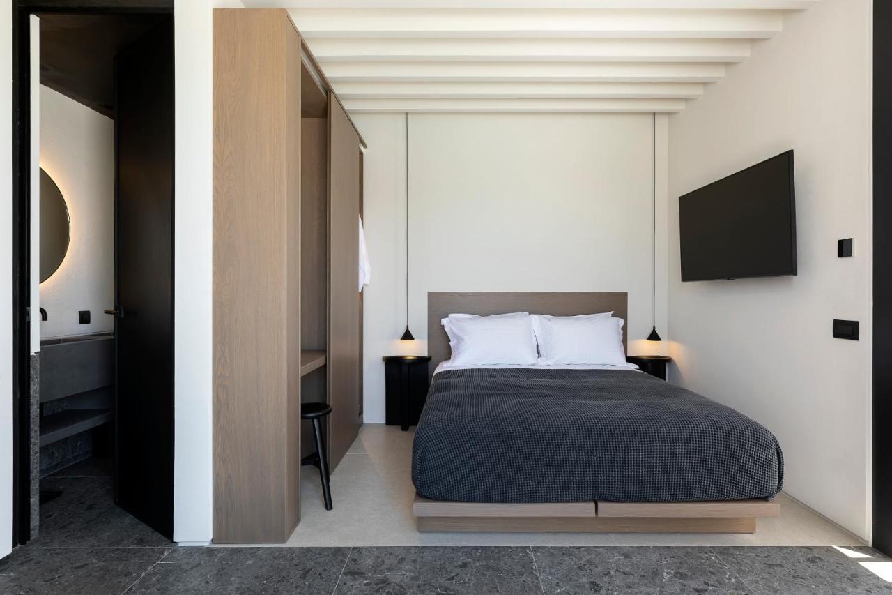 Cubic Mykonos Seafront Design Suites Ornos  Exterior photo